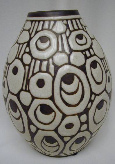 Ch. Catteau vase, beautiful stylized star burst pattern