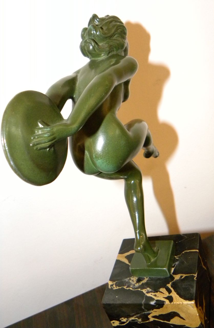 Art Nouveau bronze sculpture draped nude dancer - For sale 