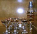 1930s martini shaker and 8 matching glasses