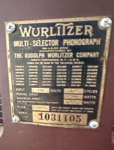Vintage 1946 Wurlitzer Model 1015 Bubbler Collector Multi-Selector Phonograph and Matching Wurlitzer Bubble Speaker Cabinet 